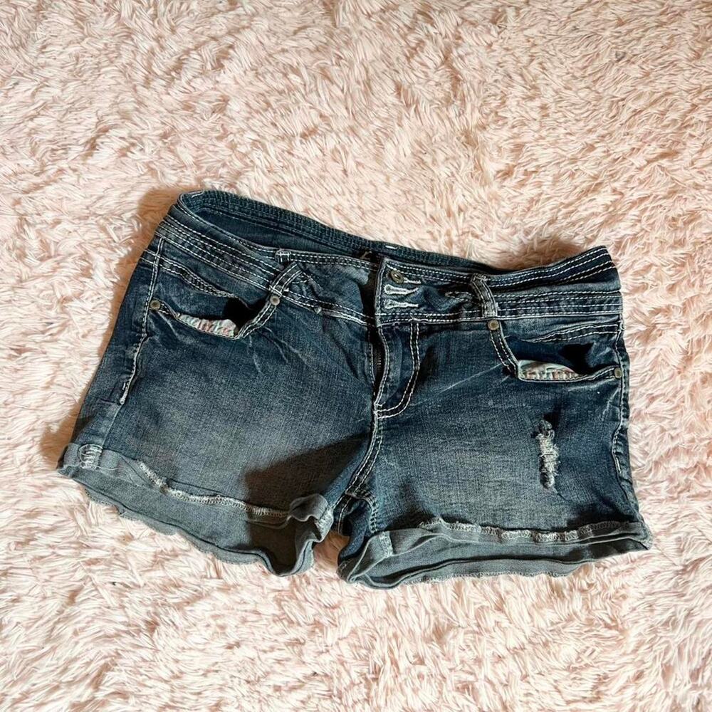 Vintage Y2K Low Rise Classic Wash Country Rustic Denim Distressed‎ Short Shorts